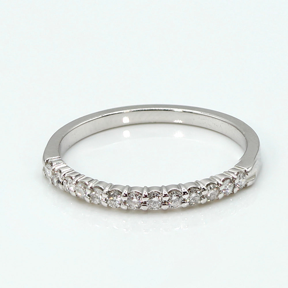 14K White Gold and Diamond Band Ring SIZE 7