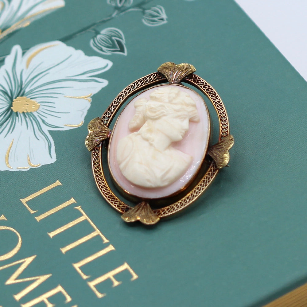 10K Yellow Gold and Resin Cameo Convertible Brooch Pendant