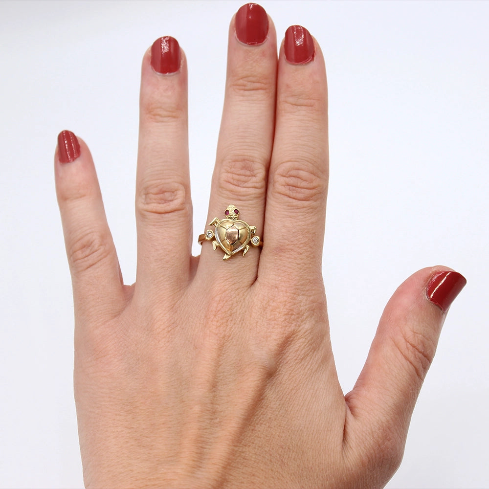 14K Yellow Gold Turtle Motif Motion Ring with Diamonds and Rubies SIZE 7.5