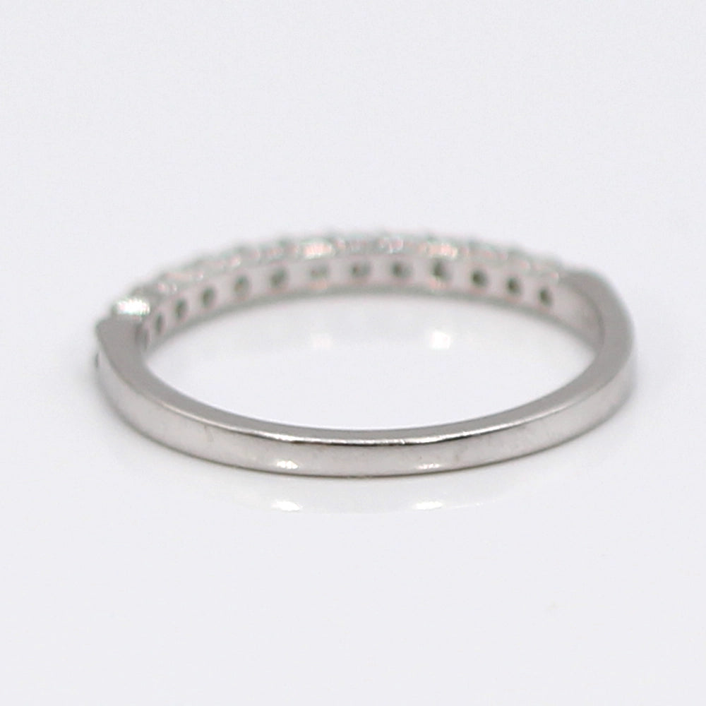 14K White Gold and Diamond Band Ring SIZE 7