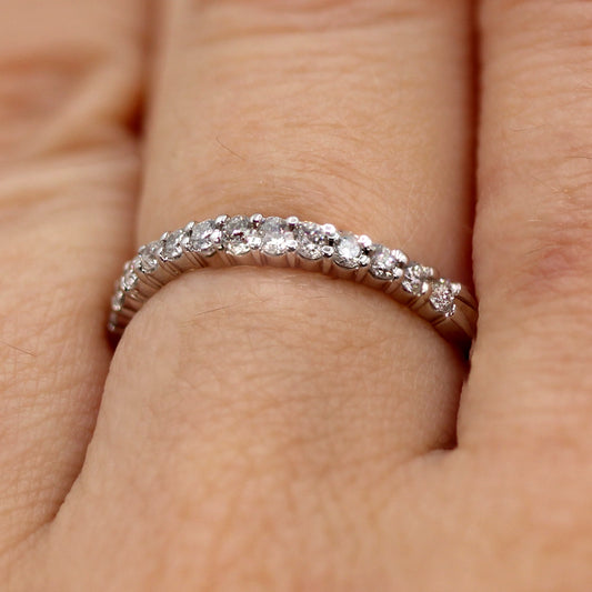 14K White Gold and Diamond Band Ring SIZE 7