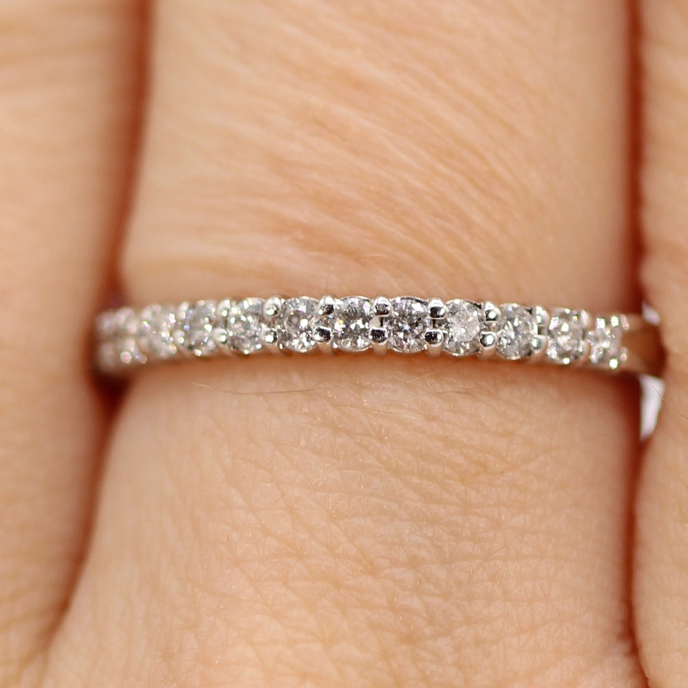 14K White Gold and Diamond Band Ring SIZE 7
