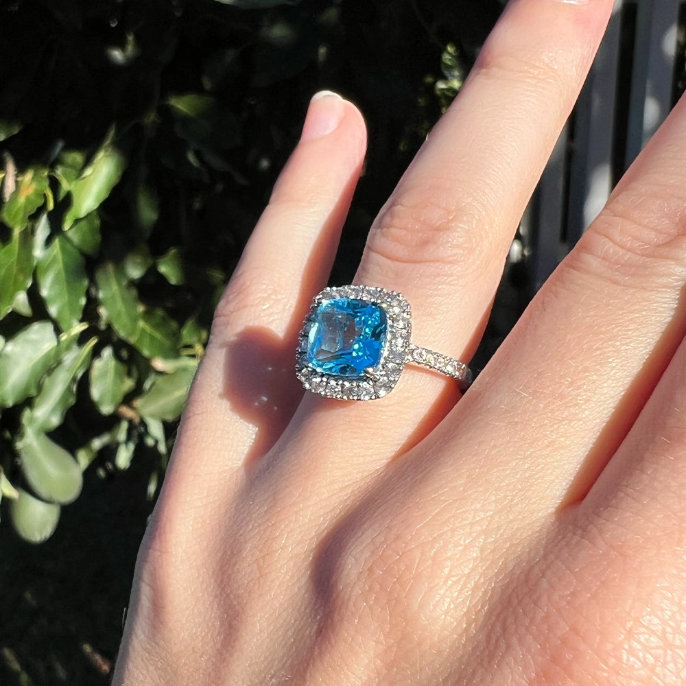 14K White Gold Swiss Blue Topaz Halo Ring SIZE 6.25