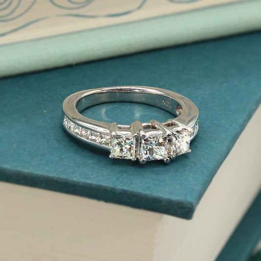 14K White Gold Three Princess Cut Diamond Ring SIZE 5.5