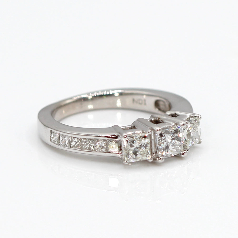 14K White Gold Three Princess Cut Diamond Ring SIZE 5.5