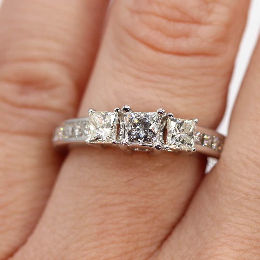 14K White Gold Three Princess Cut Diamond Ring SIZE 5.5