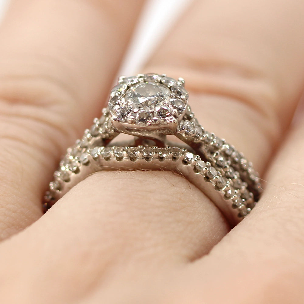 14K White Gold and Diamond Wedding Ring Set SIZE 5.25