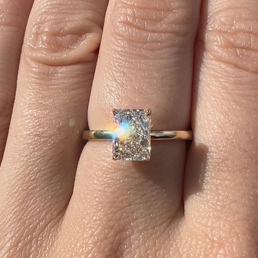 14K Yellow Gold and 1.50 carat Radiant Cut Diamond Engagement Ring with GIA Papers SIZE 6