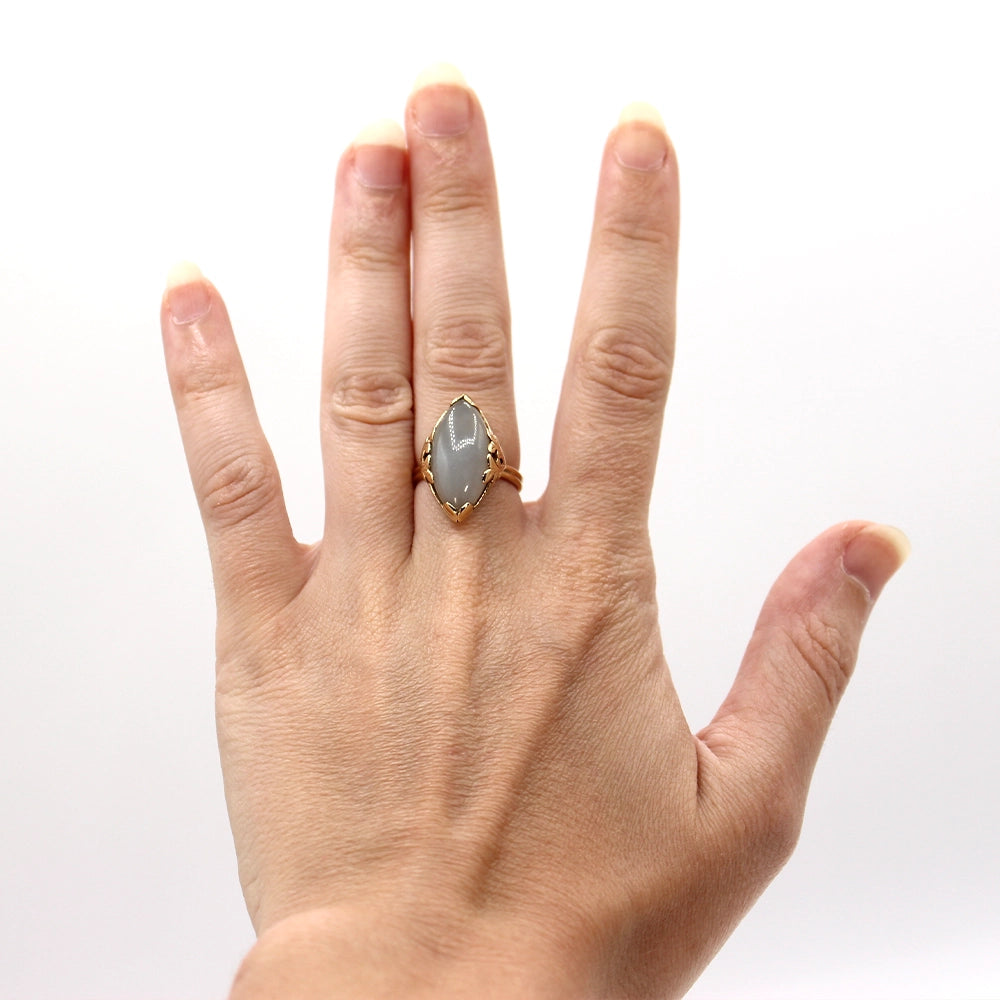 Vintage Ming’s Hawaii Pale Green Jade and 14K Yellow Gold Ring SIZE 6