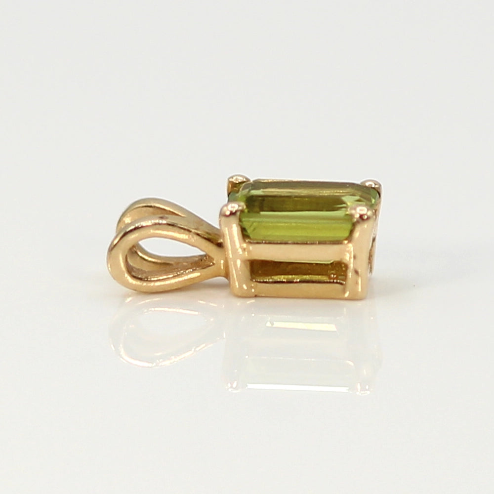 14K Yellow Gold and Peridot Pendant
