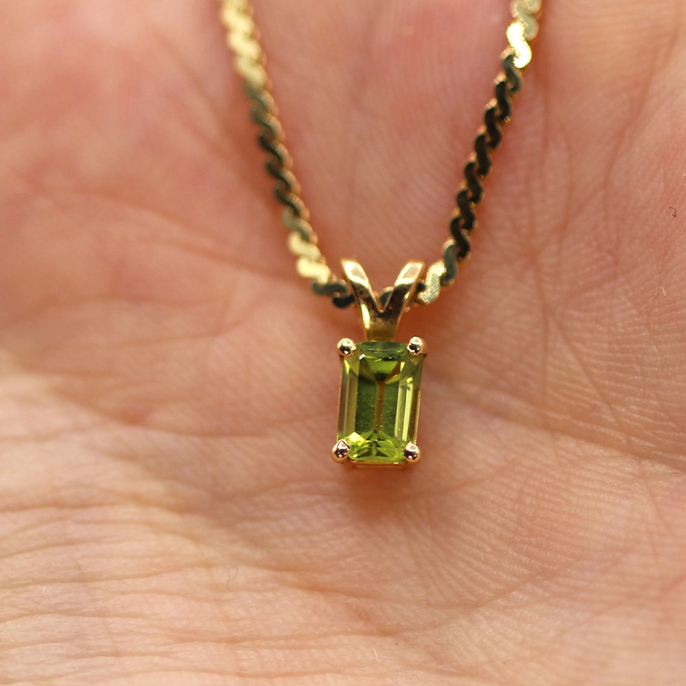 14K Yellow Gold and Peridot Pendant