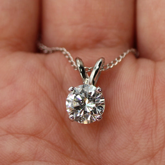14K White Gold 1ct Round Brilliant Cut Diamond Pendant with Chain