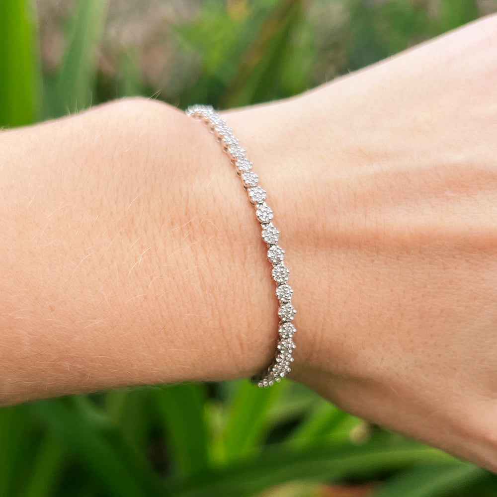 14K White Gold and Diamond Lovebright Tennis Bracelet SIZE 5.75