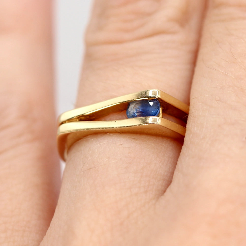 Vintage 14K Yellow Gold and Sapphire Negative Space Ring SIZE 5.75
