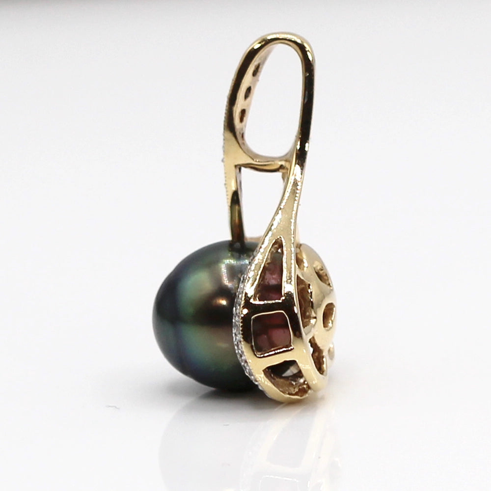 Hawaiian Le Mana Perles Tahitian Pearl and Diamond Pendant in 14K Yellow Gold
