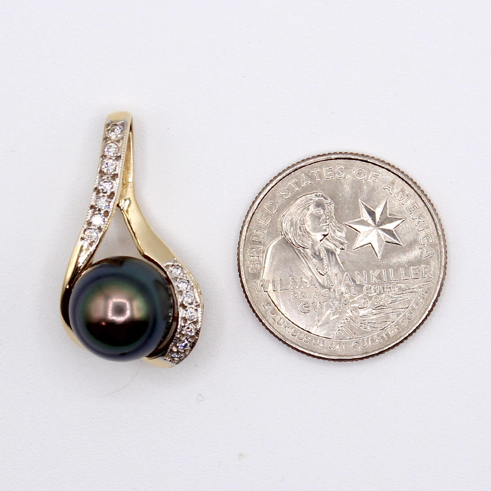 Hawaiian Le Mana Perles Tahitian Pearl and Diamond Pendant in 14K Yellow Gold
