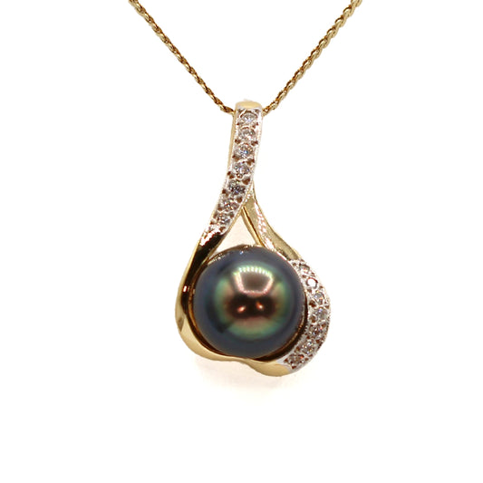 Hawaiian Le Mana Perles Tahitian Pearl and Diamond Pendant in 14K Yellow Gold