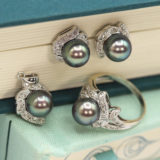Black Pearl and White Gold Jewelry Set with Ring, Earrings, and Pendant