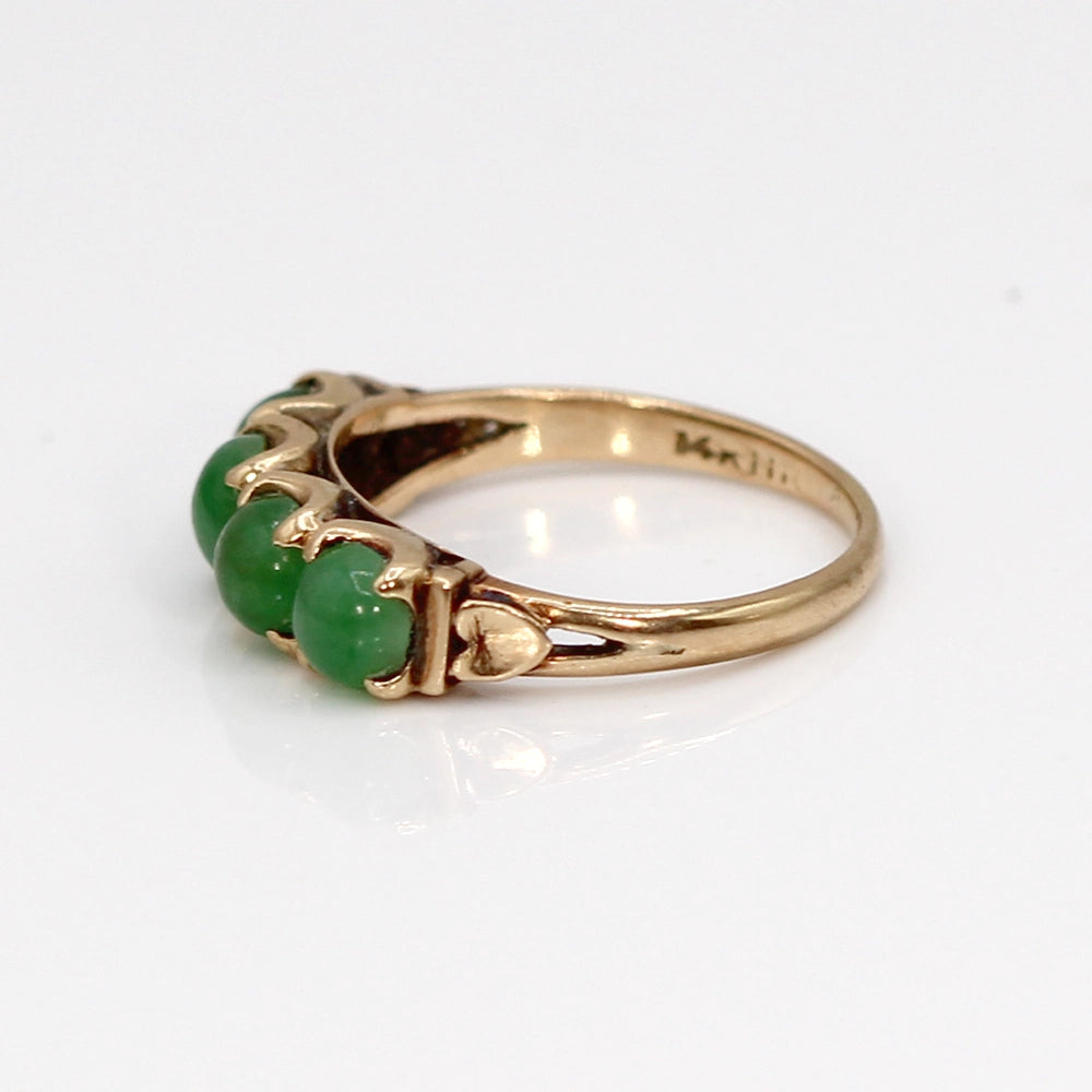 Vintage Apple Green Jade and 14K Yellow Gold Ring SIZE 5.5