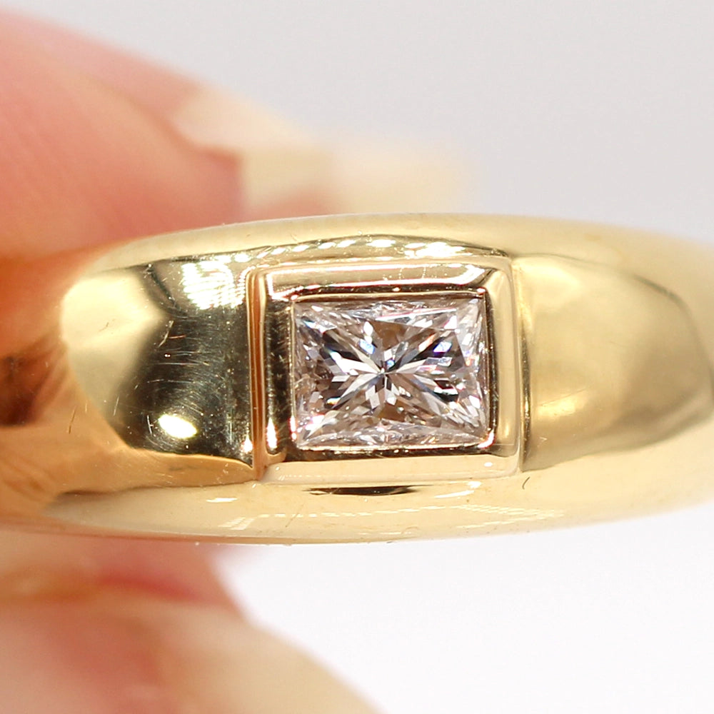 Vintage Diamond and High Polish 18K Yellow Gold Ring SIZE 8