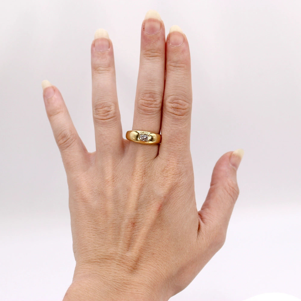 Vintage Diamond and High Polish 18K Yellow Gold Ring SIZE 8