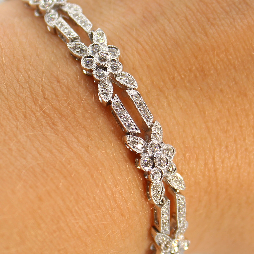 18K White Gold and Diamond Floral Link Bracelet SIZE 6.5