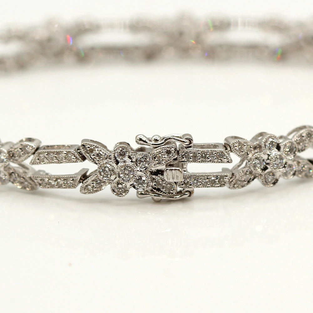 18K White Gold and Diamond Floral Link Bracelet SIZE 6.5