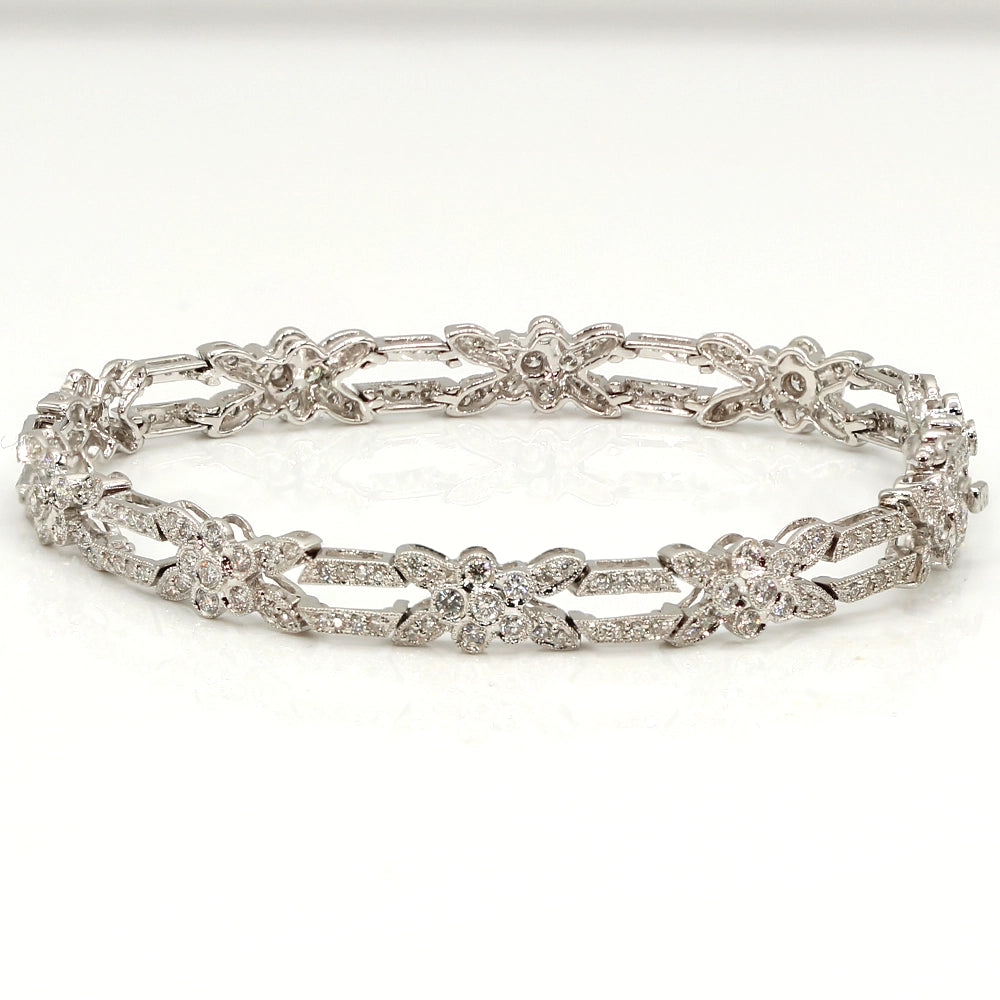 18K White Gold and Diamond Floral Link Bracelet SIZE 6.5