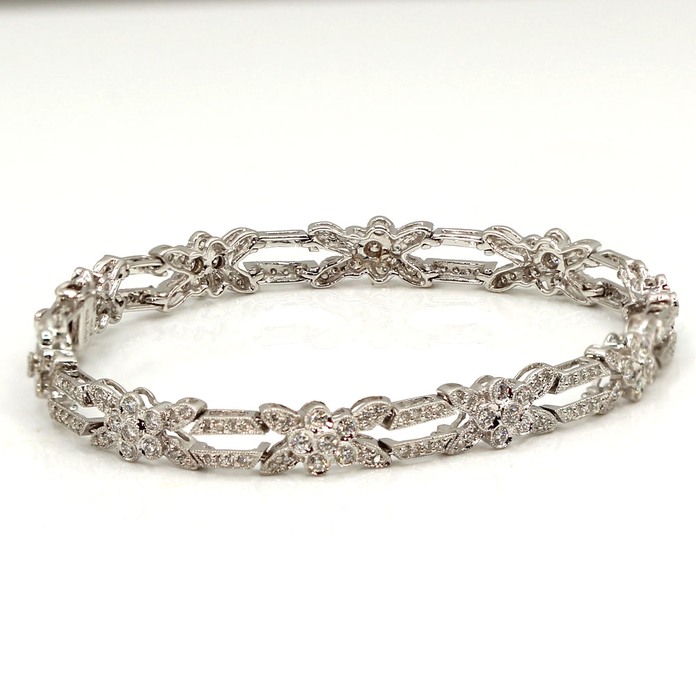 18K White Gold and Diamond Floral Link Bracelet SIZE 6.5