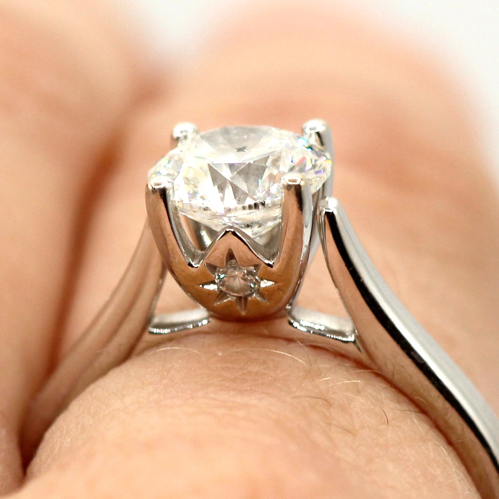 14K White Gold 1.28 Carat Diamond Solitaire Ring With Star Accents SIZE 7