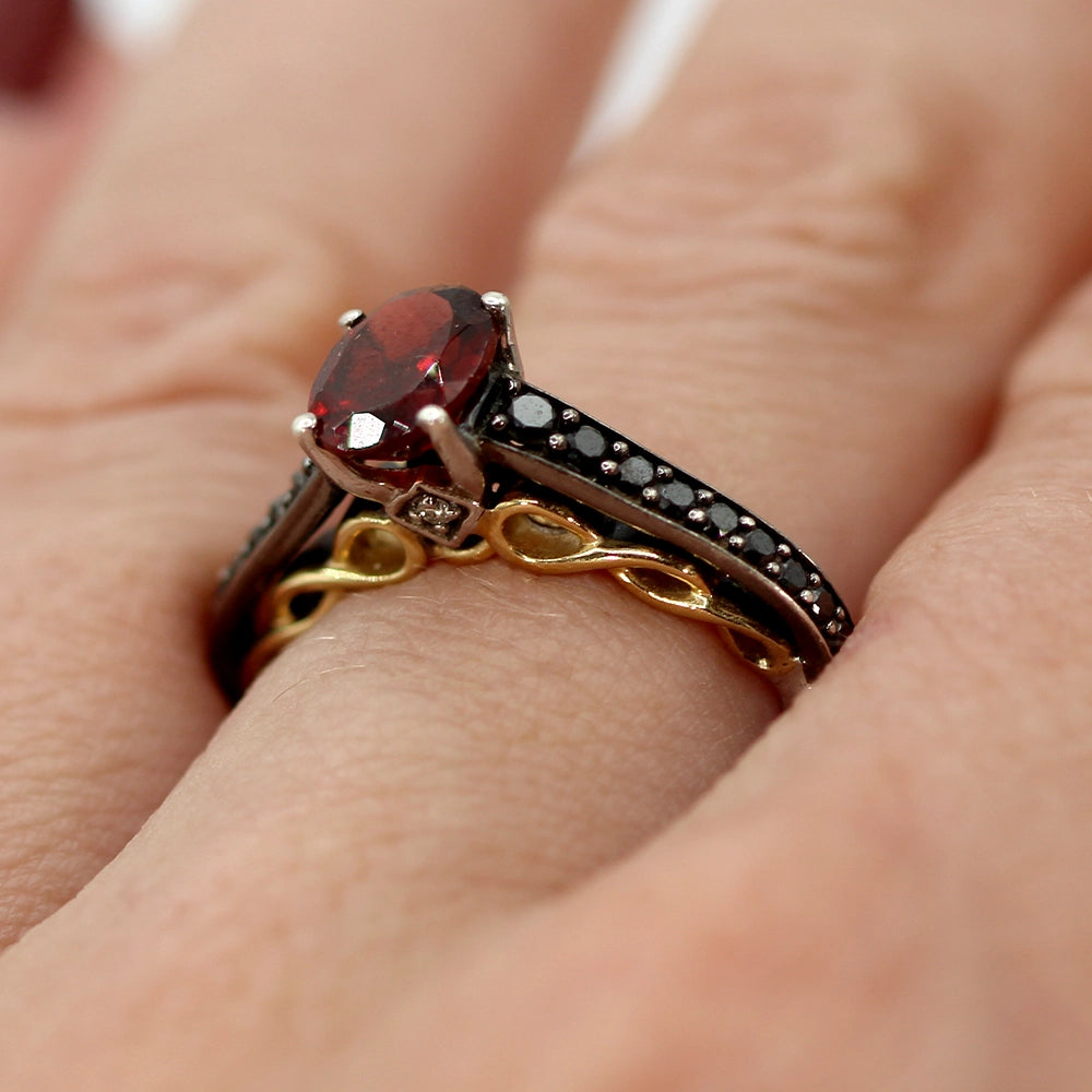 Disney Enchanted Villains Evil Queen Red Garnet and Diamond Multi Toned Ring SIZE 6.75