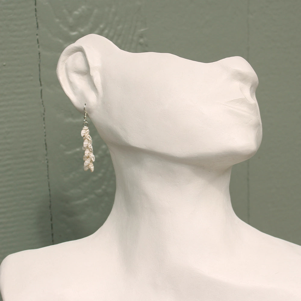 Ni’ihau Shell Pikake Laiki Onikiniki Earrings