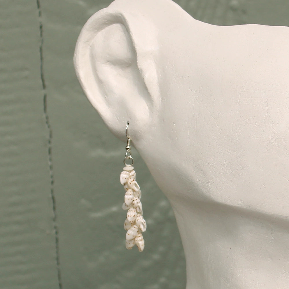 Ni’ihau Shell Pikake Laiki Onikiniki Earrings