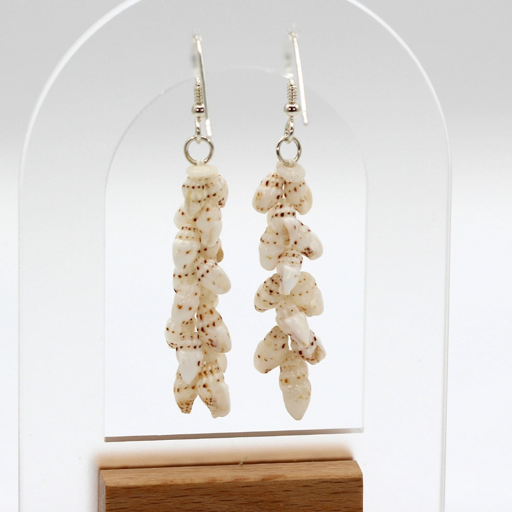 Ni’ihau Shell Pikake Laiki Onikiniki Earrings