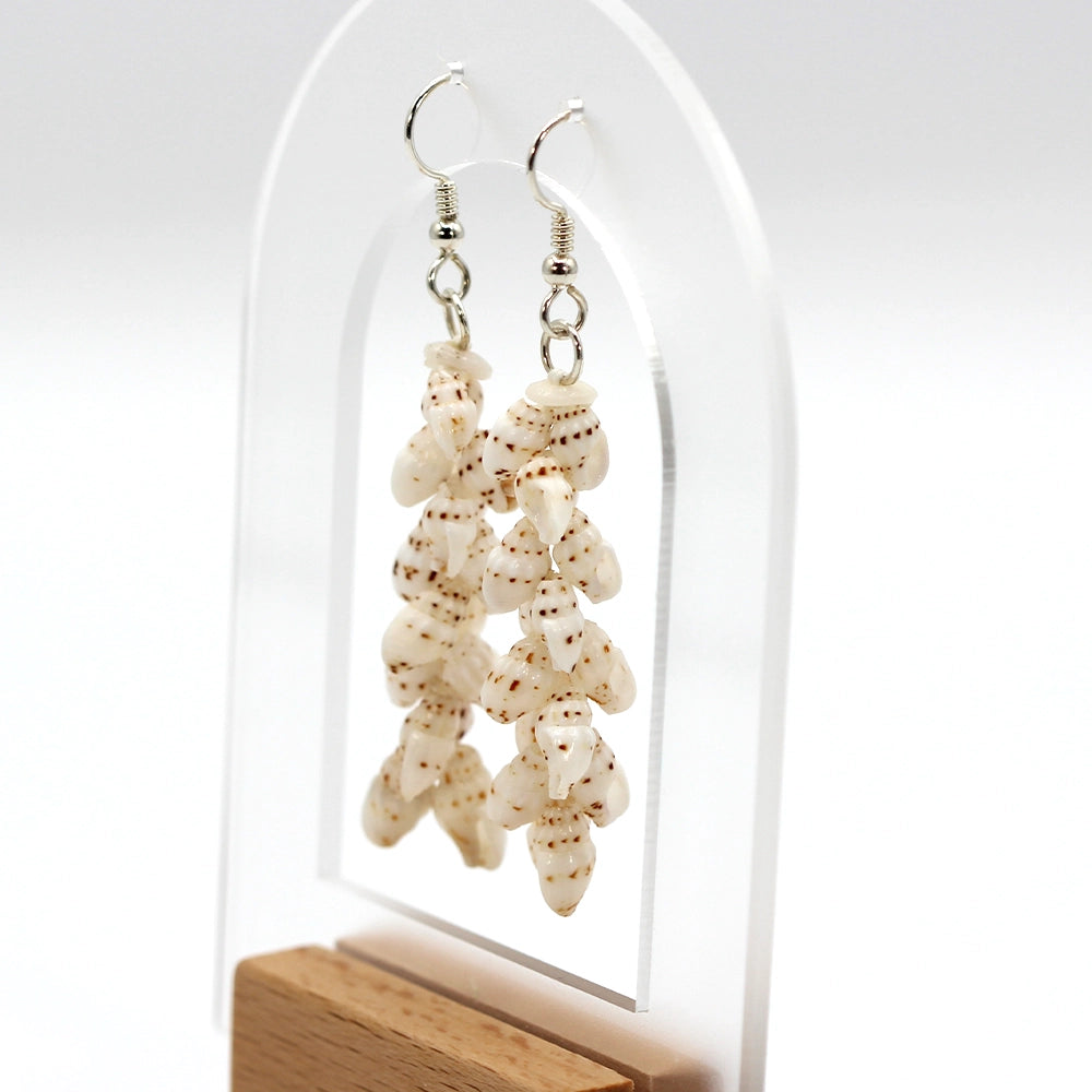 Ni’ihau Shell Pikake Laiki Onikiniki Earrings