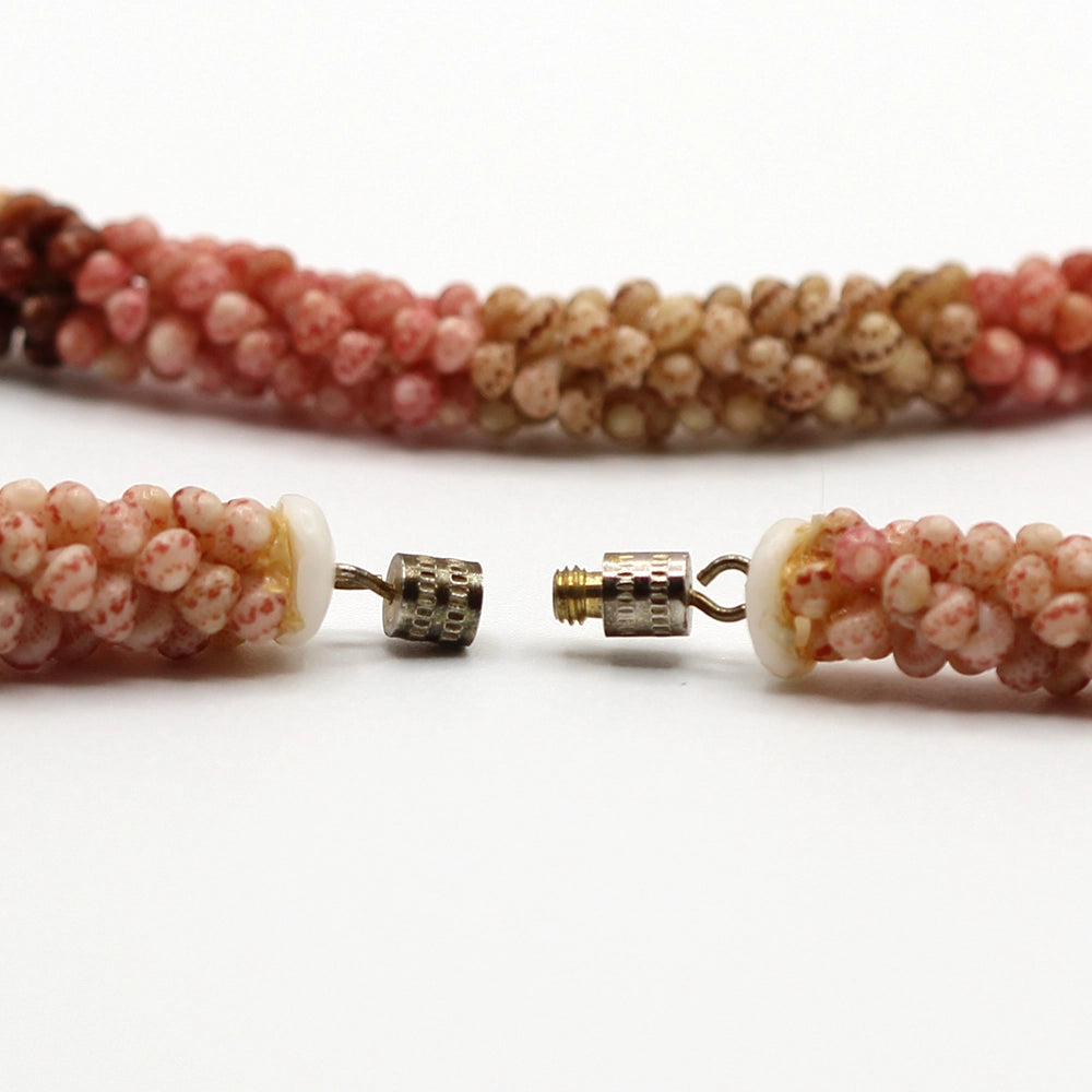 Ni’ihau Shell Poepoe Choker